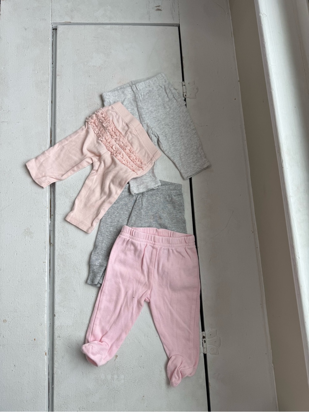 Carter’s baby pants size NB